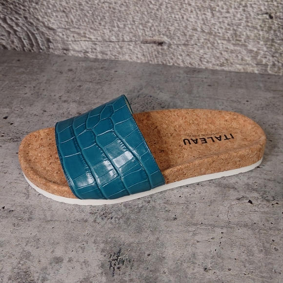 Italeau Teal Leather Sandals